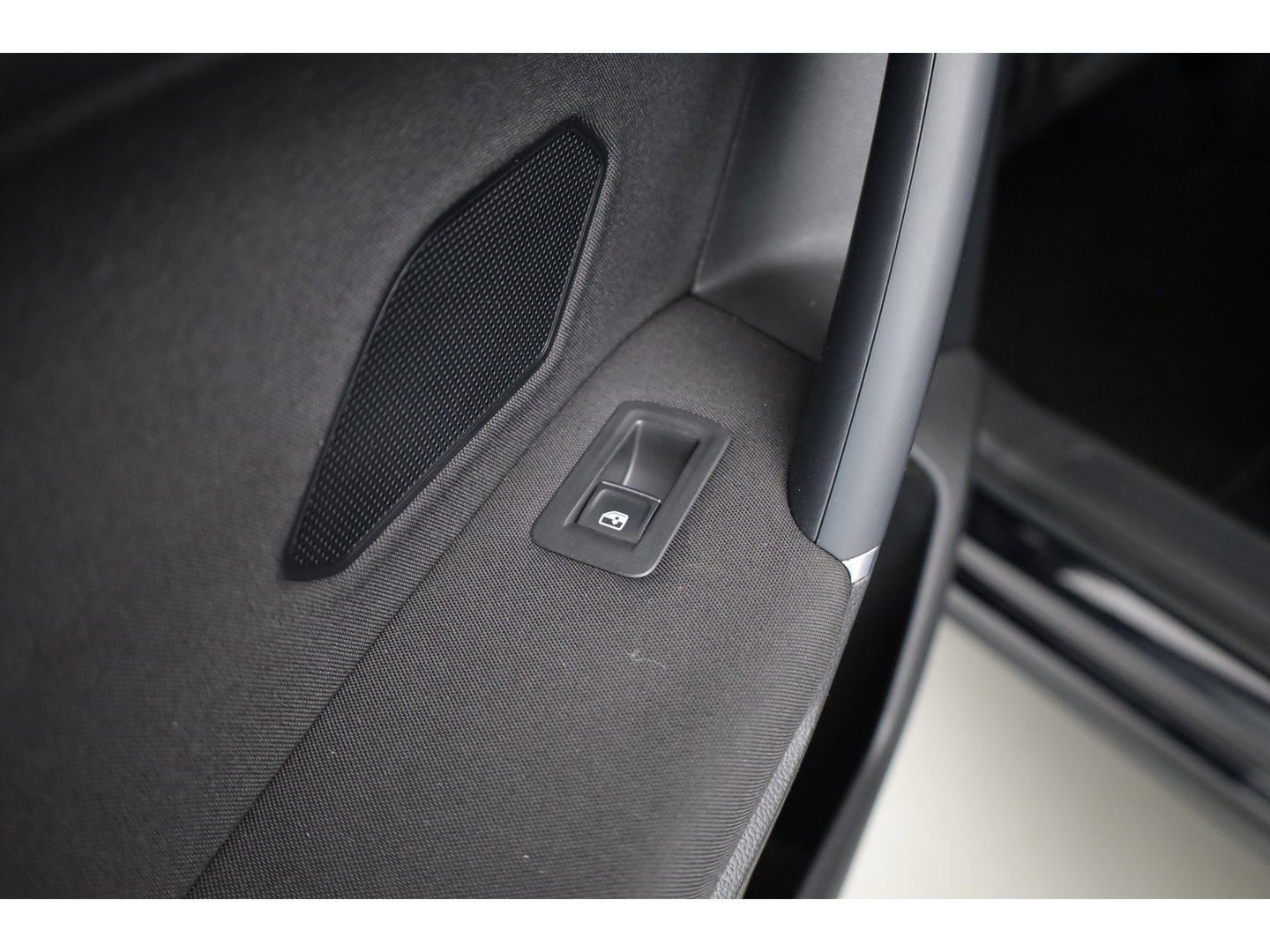 Volkswagen Tiguan Allspace 1.5 TSI Comfortline Business 7p. | Adapt. Cruise | Trekhaak | Stoelverw. | Dodehoek | All Season | Apple CarPlay | PDC V+A