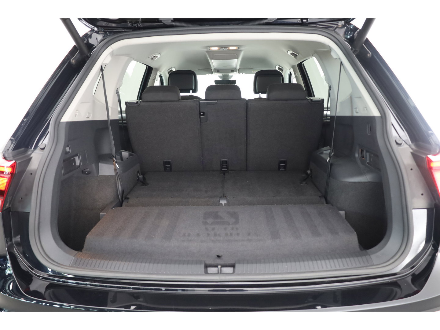 Volkswagen Tiguan Allspace 1.5 TSI Comfortline Business 7p. | Adapt. Cruise | Trekhaak | Stoelverw. | Dodehoek | All Season | Apple CarPlay | PDC V+A
