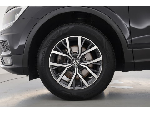 Volkswagen Tiguan Allspace 1.5 TSI Comfortline Business 7p. | Adapt. Cruise | Trekhaak | Stoelverw. | Dodehoek | All Season | Apple CarPlay | PDC V+A