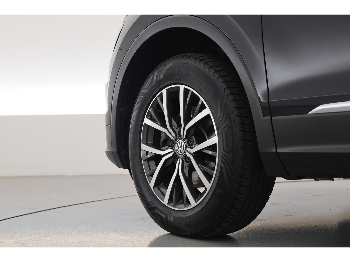 Volkswagen Tiguan Allspace 1.5 TSI Comfortline Business 7p. | Adapt. Cruise | Trekhaak | Stoelverw. | Dodehoek | All Season | Apple CarPlay | PDC V+A
