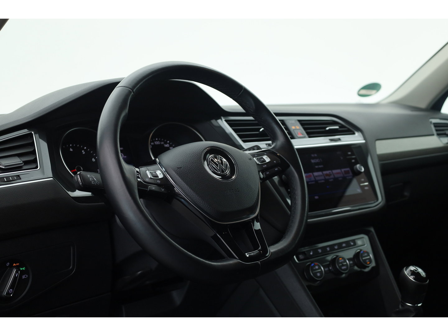 Volkswagen Tiguan Allspace 1.5 TSI Comfortline Business 7p. | Adapt. Cruise | Trekhaak | Stoelverw. | Dodehoek | All Season | Apple CarPlay | PDC V+A