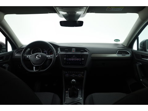 Volkswagen Tiguan Allspace 1.5 TSI Comfortline Business 7p. | Adapt. Cruise | Trekhaak | Stoelverw. | Dodehoek | All Season | Apple CarPlay | PDC V+A
