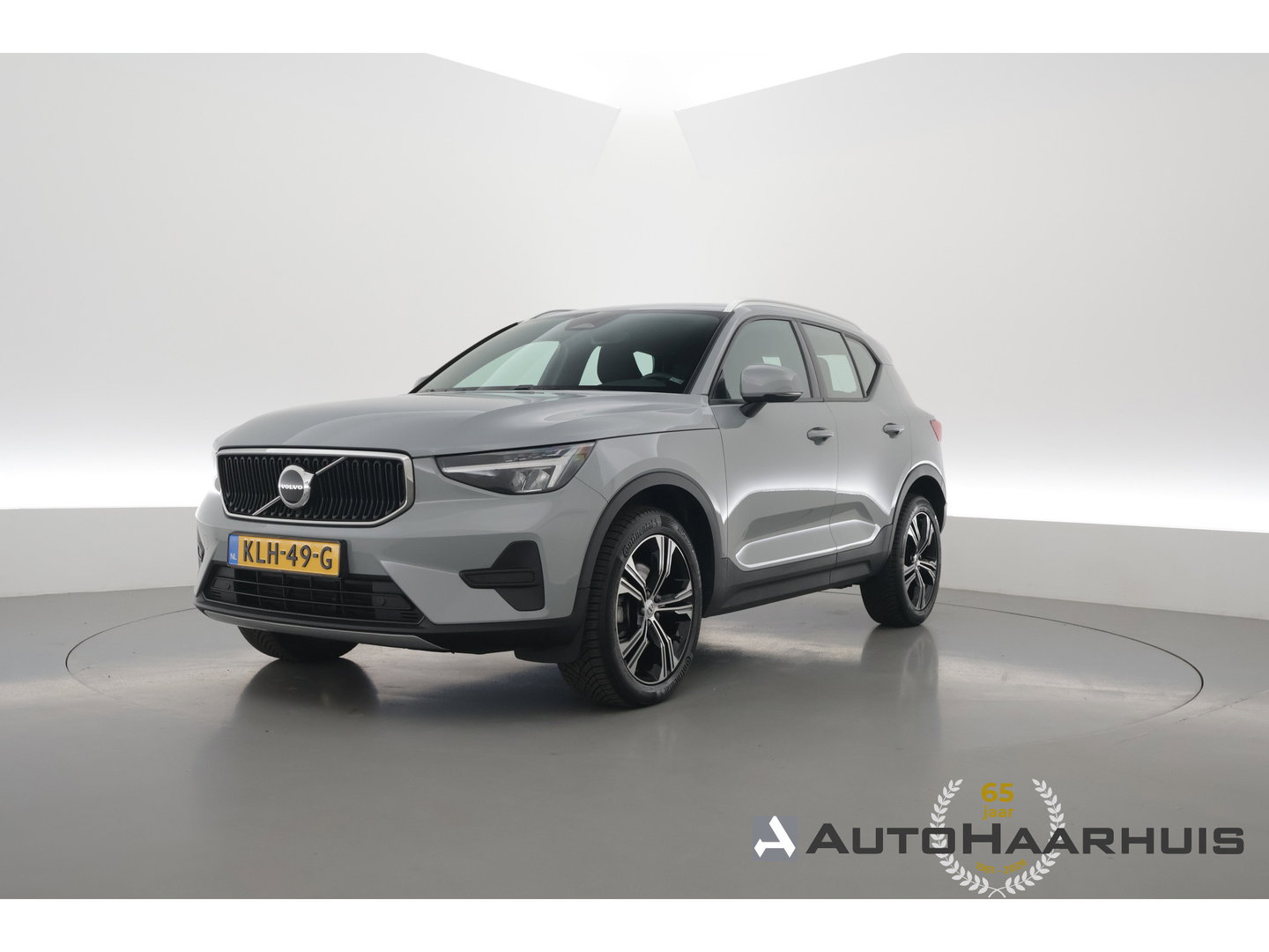 Volvo XC40 2.0 B3 Essential | Apple CarPlay & Android Auto | Cruise | PDC V+A | Stoel-Stuurverw. | Camera | 19"