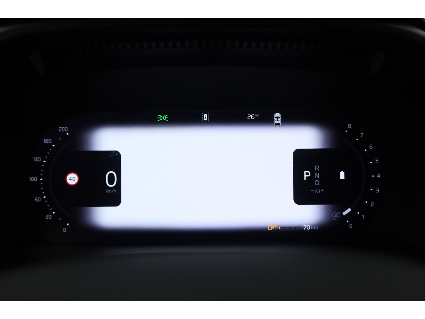 Volvo XC40 2.0 B3 Essential | Apple CarPlay & Android Auto | Cruise | PDC V+A | Stoel-Stuurverw. | Camera | 19"