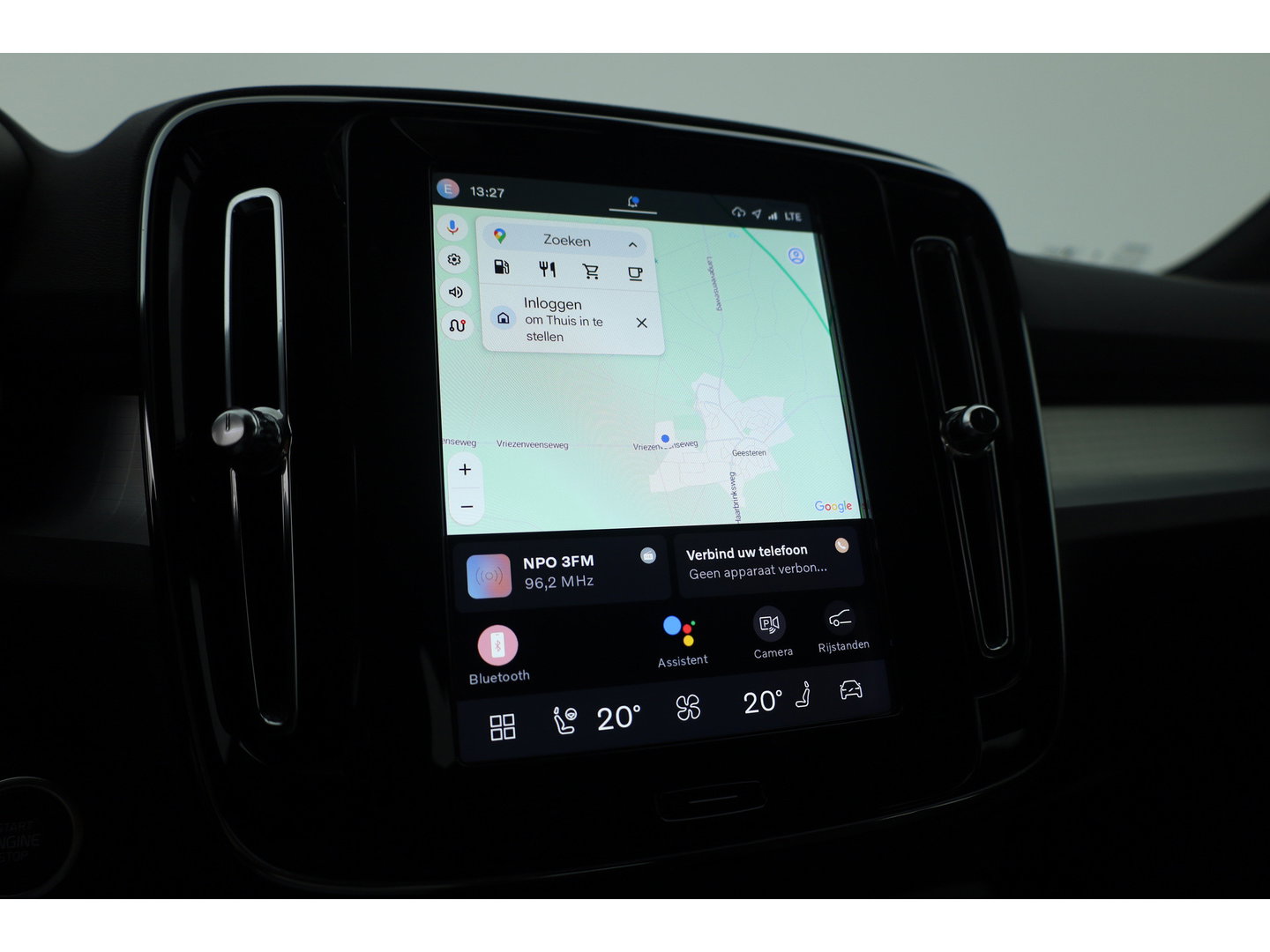 Volvo XC40 2.0 B3 Essential | Apple CarPlay & Android Auto | Cruise | PDC V+A | Stoel-Stuurverw. | Camera | 19"