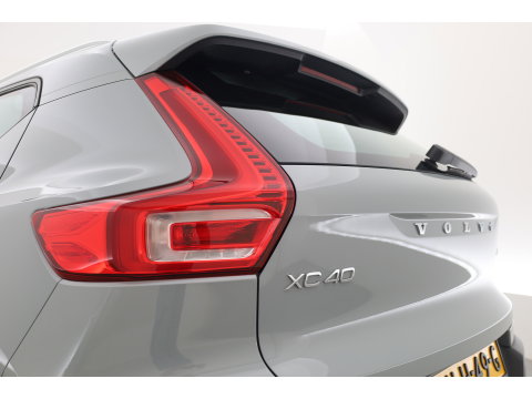 Volvo XC40 2.0 B3 Essential | Apple CarPlay & Android Auto | Cruise | PDC V+A | Stoel-Stuurverw. | Camera | 19"