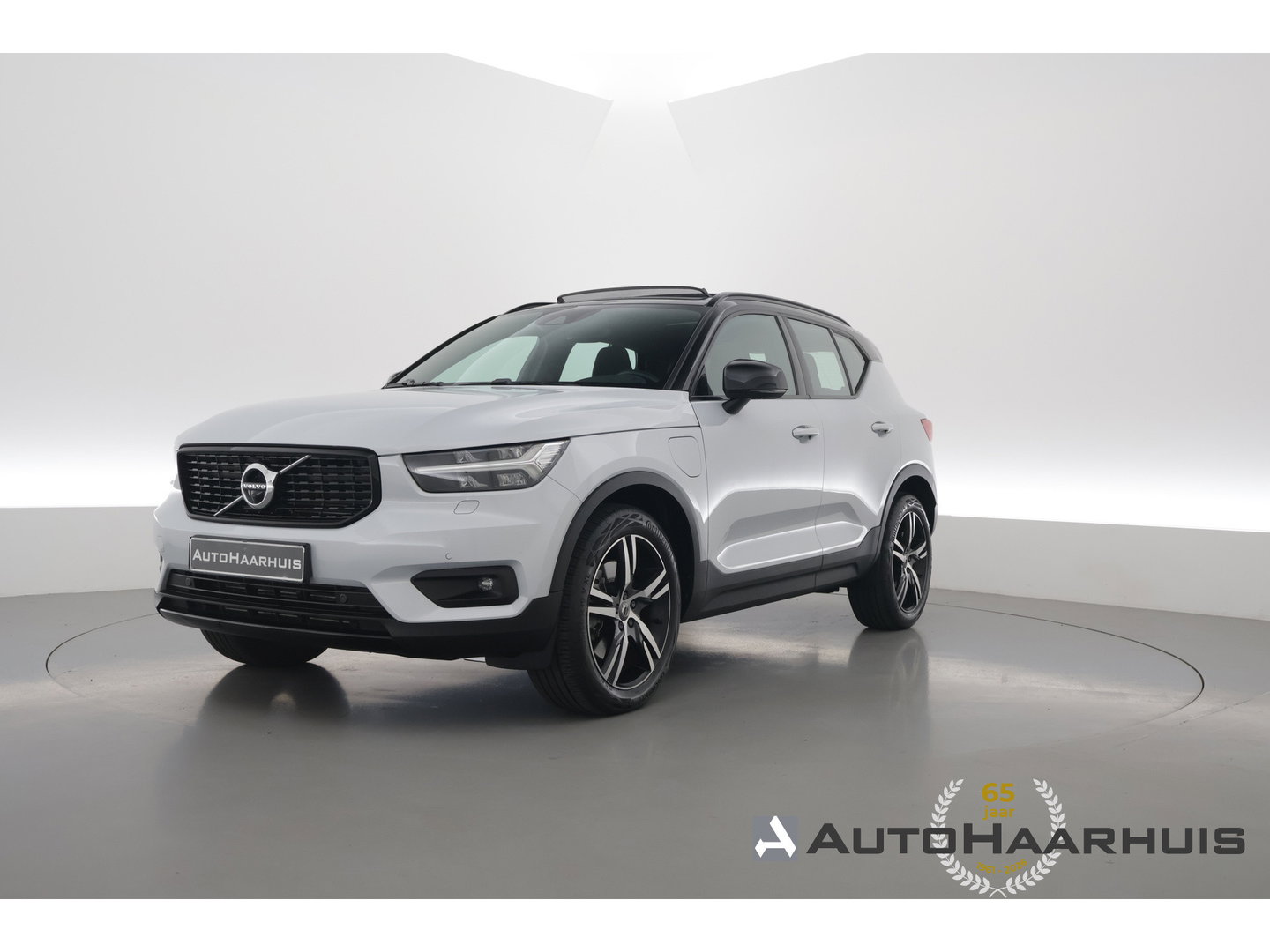 Volvo XC40 1.5 T5 Recharge R-Design | SOH 88.2% | Pano | Trekhaak | Memory | Leder | 360cam | Adapt. Cruise | Stoel-Stuurverw.