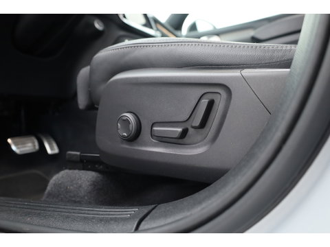 Volvo XC40 1.5 T5 Recharge R-Design | SOH 88.2% | Pano | Trekhaak | Memory | Leder | 360cam | Adapt. Cruise | Stoel-Stuurverw.