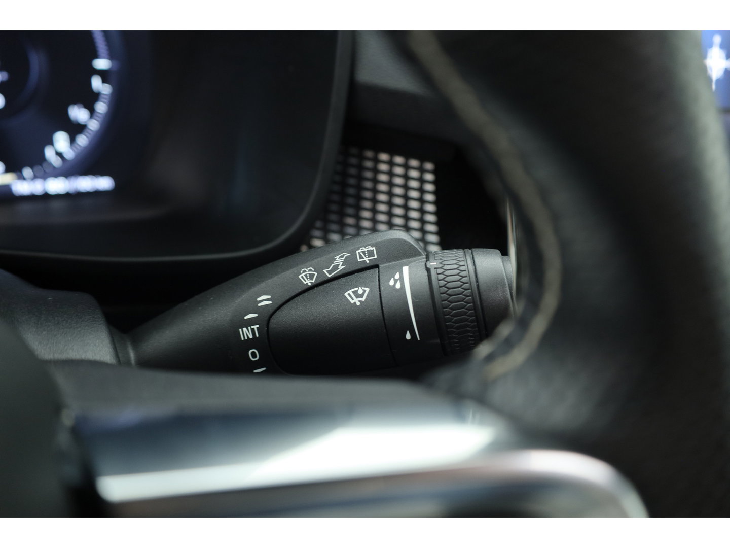 Volvo XC40 1.5 T5 Recharge R-Design | SOH 88.2% | Pano | Trekhaak | Memory | Leder | 360cam | Adapt. Cruise | Stoel-Stuurverw.