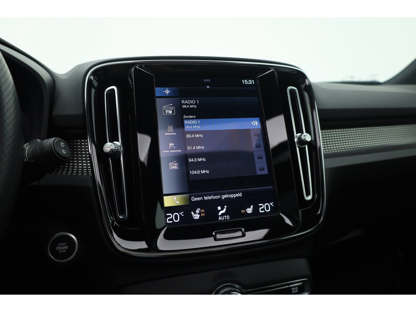 Volvo XC40 1.5 T5 Recharge R-Design | SOH 88.2% | Pano | Trekhaak | Memory | Leder | 360cam | Adapt. Cruise | Stoel-Stuurverw.