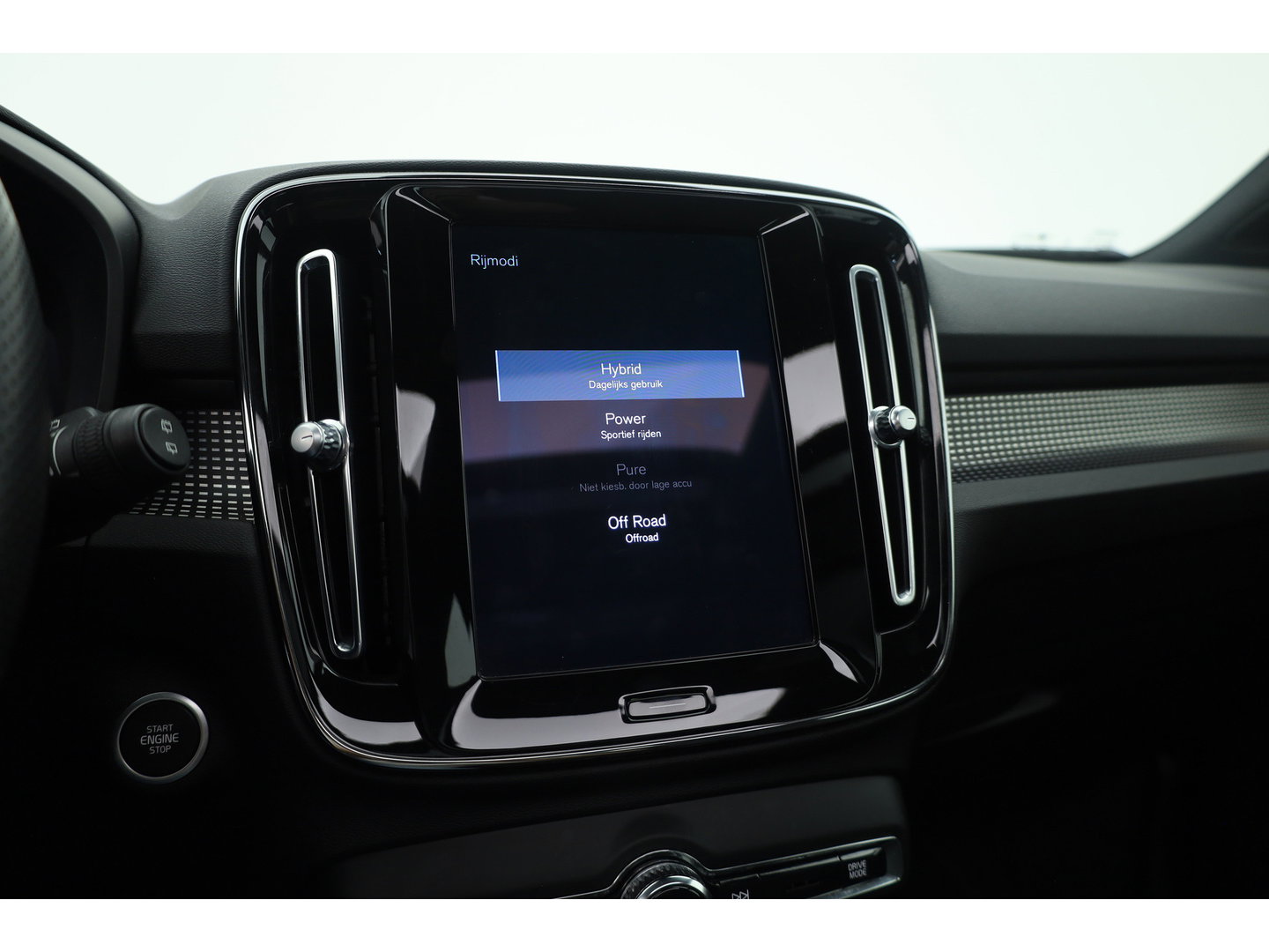 Volvo XC40 1.5 T5 Recharge R-Design | SOH 88.2% | Pano | Trekhaak | Memory | Leder | 360cam | Adapt. Cruise | Stoel-Stuurverw.