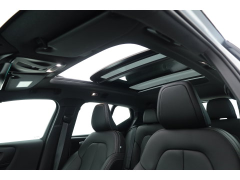 Volvo XC40 1.5 T5 Recharge R-Design | SOH 88.2% | Pano | Trekhaak | Memory | Leder | 360cam | Adapt. Cruise | Stoel-Stuurverw.