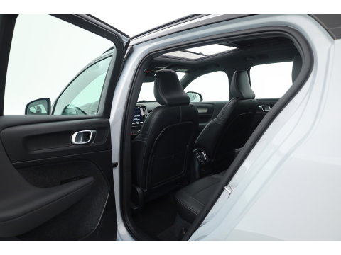 Volvo XC40 1.5 T5 Recharge R-Design | SOH 88.2% | Pano | Trekhaak | Memory | Leder | 360cam | Adapt. Cruise | Stoel-Stuurverw.