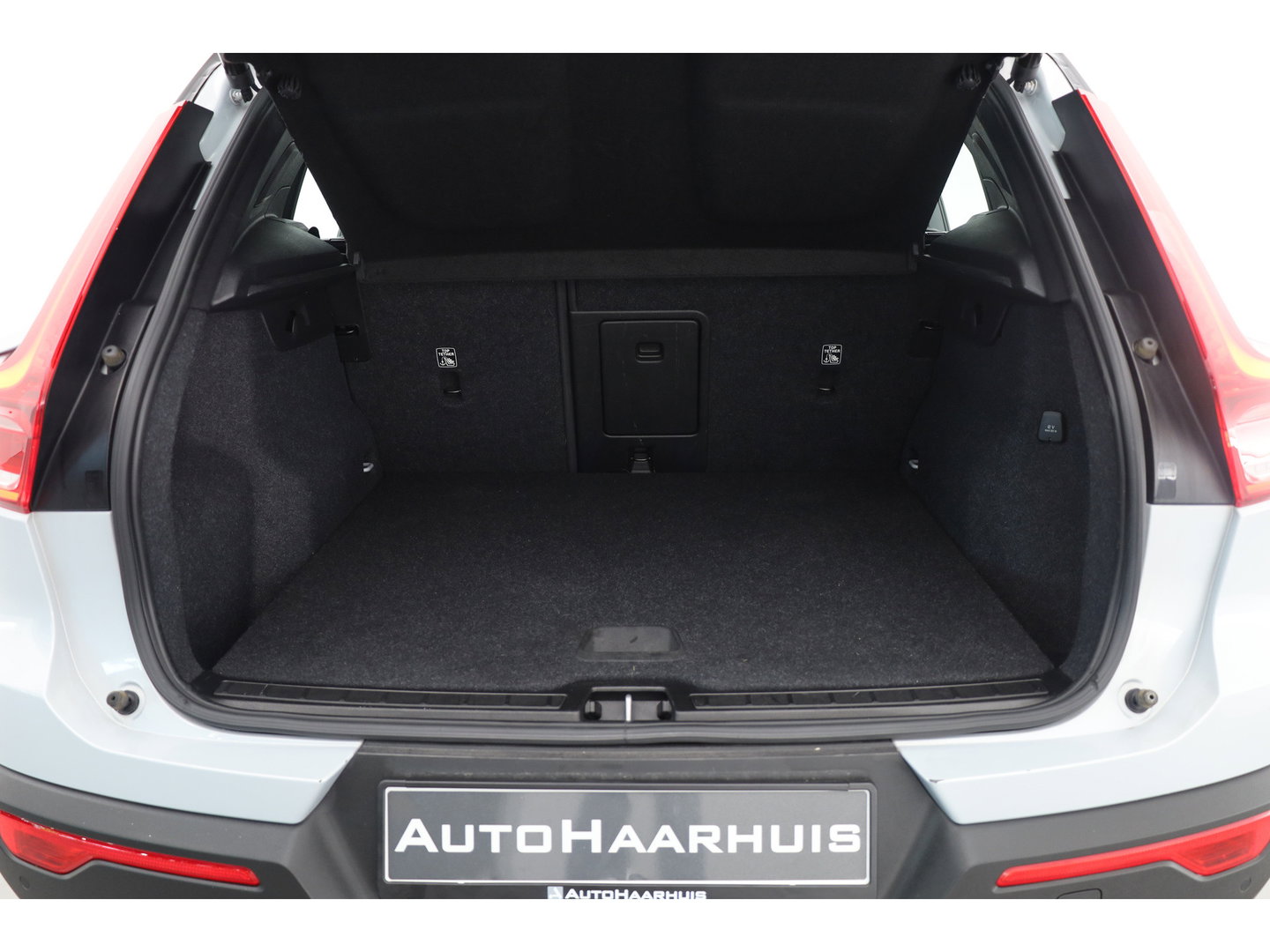 Volvo XC40 1.5 T5 Recharge R-Design | SOH 88.2% | Pano | Trekhaak | Memory | Leder | 360cam | Adapt. Cruise | Stoel-Stuurverw.