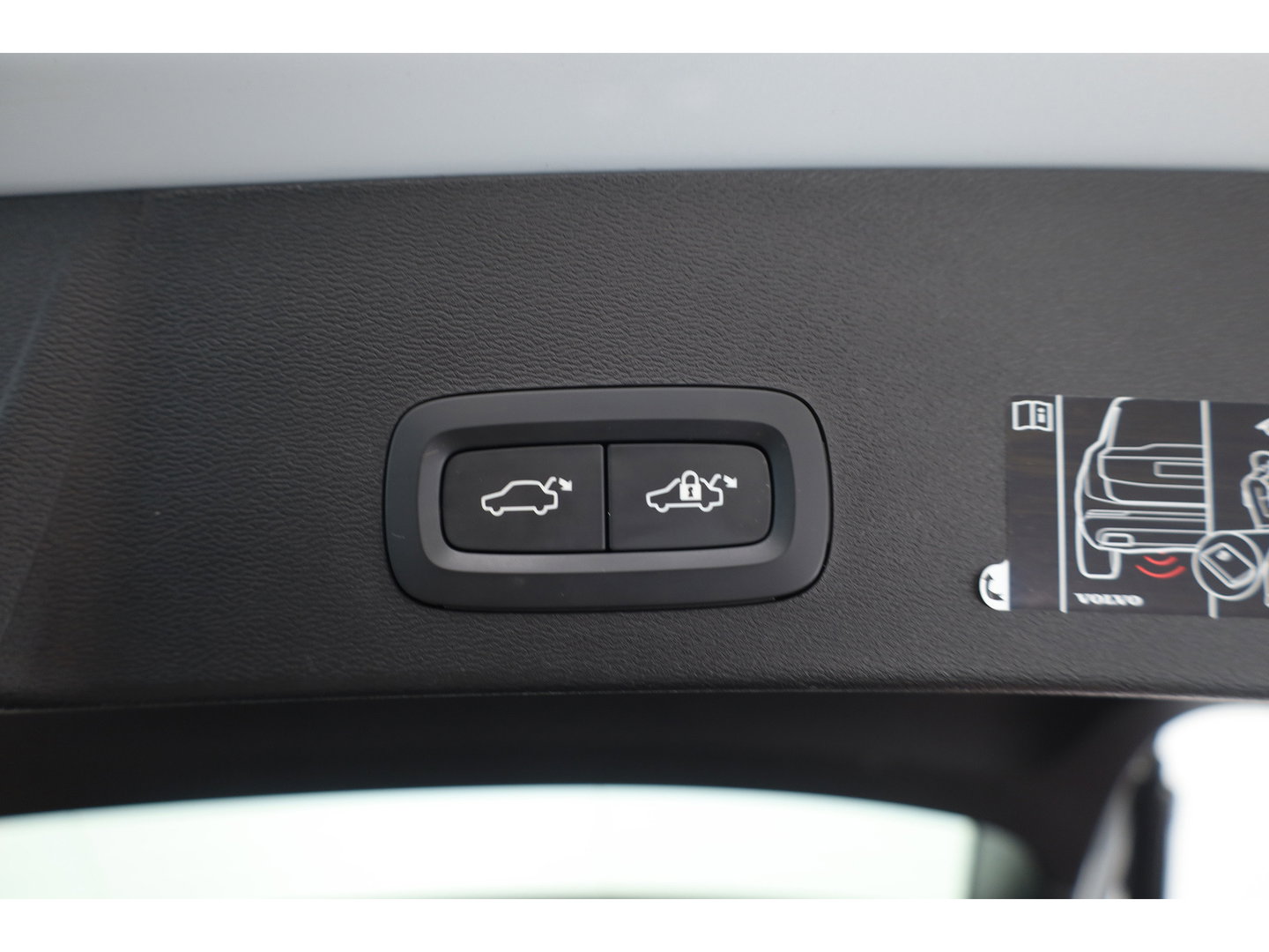 Volvo XC40 1.5 T5 Recharge R-Design | SOH 88.2% | Pano | Trekhaak | Memory | Leder | 360cam | Adapt. Cruise | Stoel-Stuurverw.