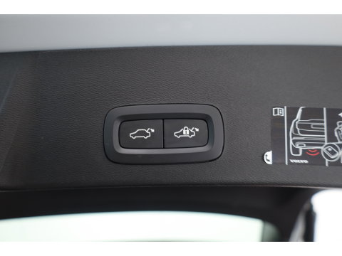Volvo XC40 1.5 T5 Recharge R-Design | SOH 88.2% | Pano | Trekhaak | Memory | Leder | 360cam | Adapt. Cruise | Stoel-Stuurverw.
