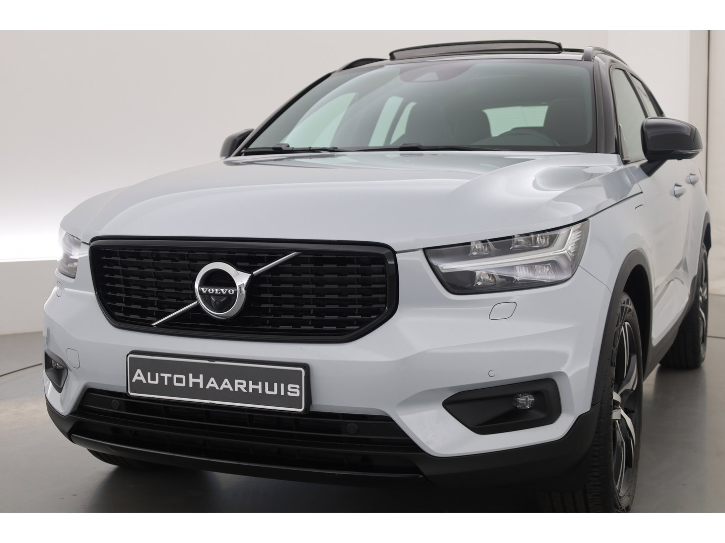 Volvo XC40 1.5 T5 Recharge R-Design | SOH 88.2% | Pano | Trekhaak | Memory | Leder | 360cam | Adapt. Cruise | Stoel-Stuurverw.