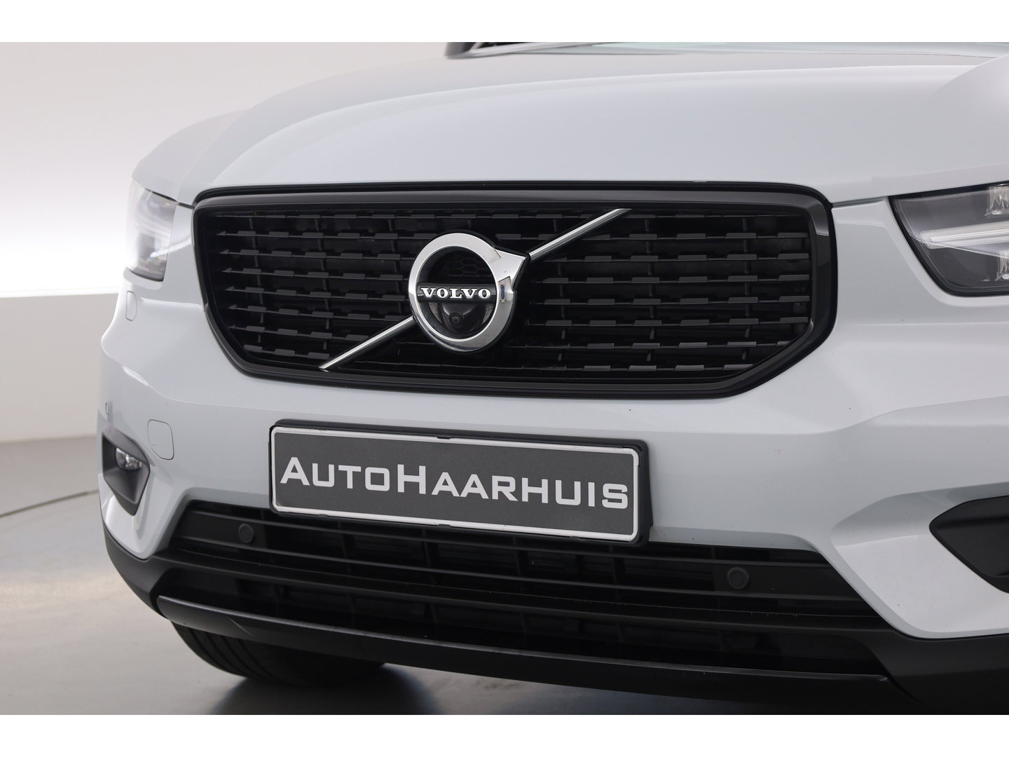Volvo XC40 1.5 T5 Recharge R-Design | SOH 88.2% | Pano | Trekhaak | Memory | Leder | 360cam | Adapt. Cruise | Stoel-Stuurverw.