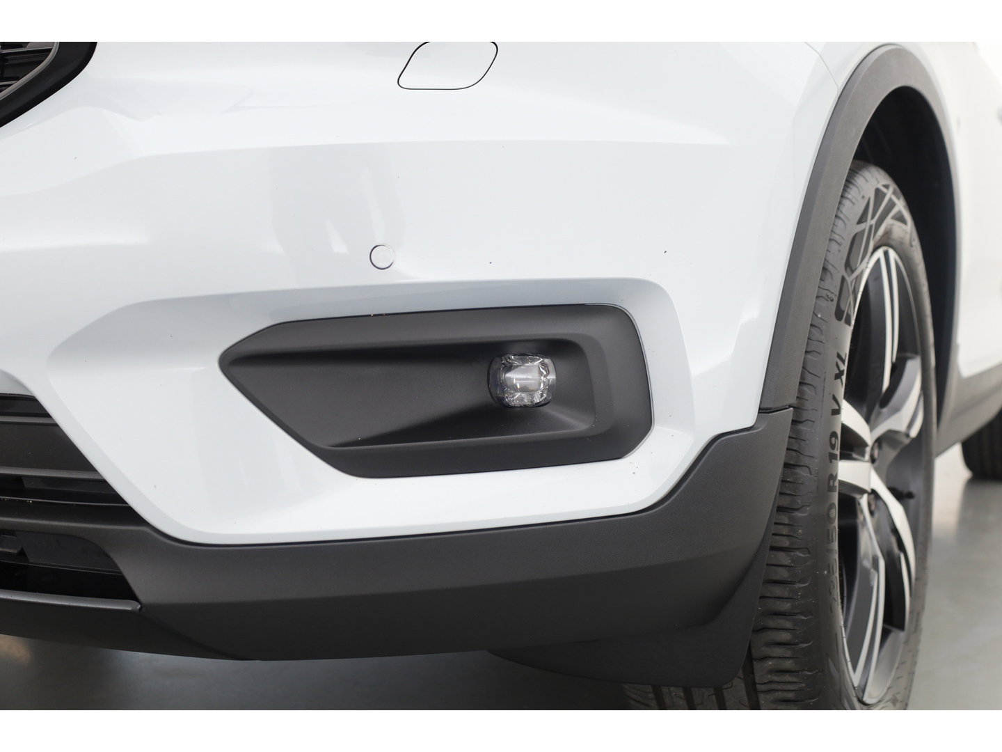 Volvo XC40 1.5 T5 Recharge R-Design | SOH 88.2% | Pano | Trekhaak | Memory | Leder | 360cam | Adapt. Cruise | Stoel-Stuurverw.