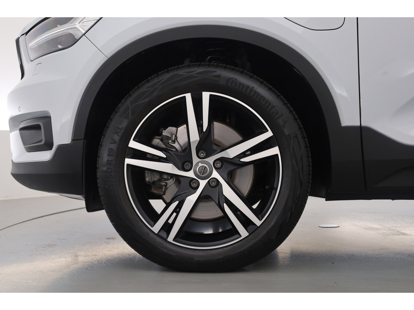 Volvo XC40 1.5 T5 Recharge R-Design | SOH 88.2% | Pano | Trekhaak | Memory | Leder | 360cam | Adapt. Cruise | Stoel-Stuurverw.