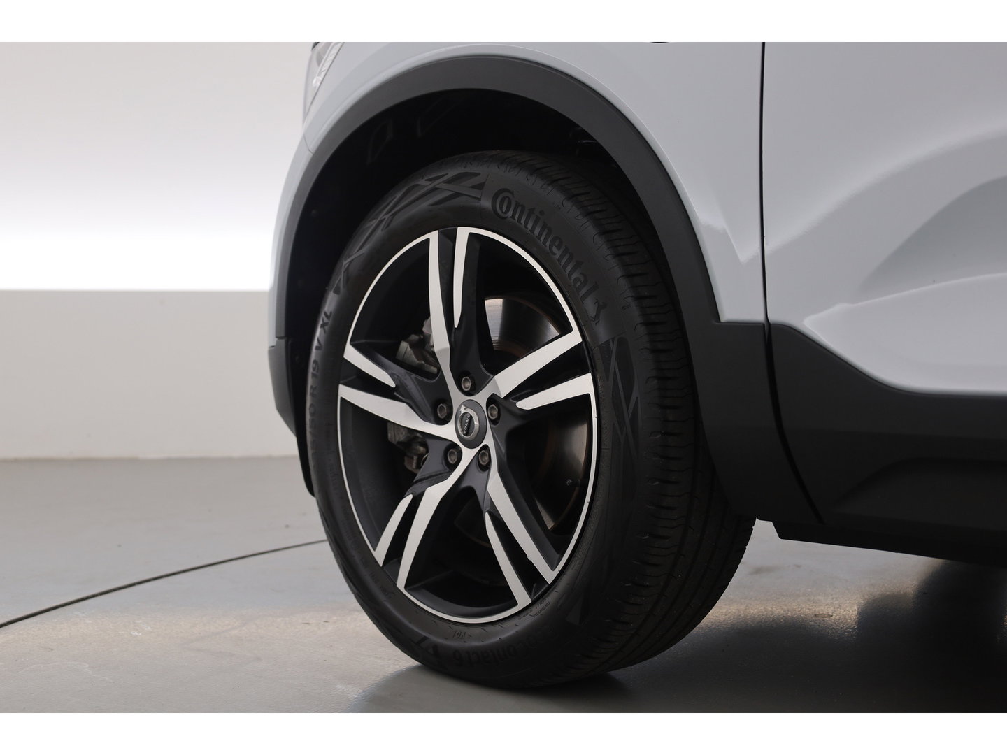 Volvo XC40 1.5 T5 Recharge R-Design | SOH 88.2% | Pano | Trekhaak | Memory | Leder | 360cam | Adapt. Cruise | Stoel-Stuurverw.