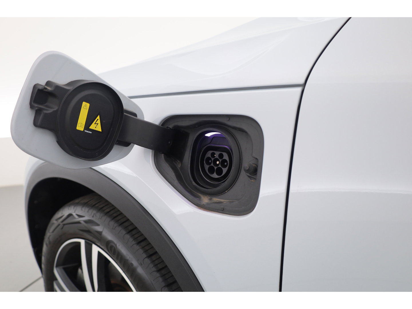 Volvo XC40 1.5 T5 Recharge R-Design | SOH 88.2% | Pano | Trekhaak | Memory | Leder | 360cam | Adapt. Cruise | Stoel-Stuurverw.