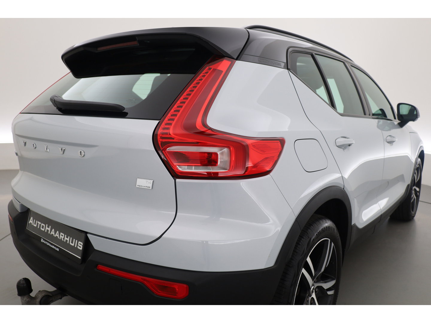 Volvo XC40 1.5 T5 Recharge R-Design | SOH 88.2% | Pano | Trekhaak | Memory | Leder | 360cam | Adapt. Cruise | Stoel-Stuurverw.