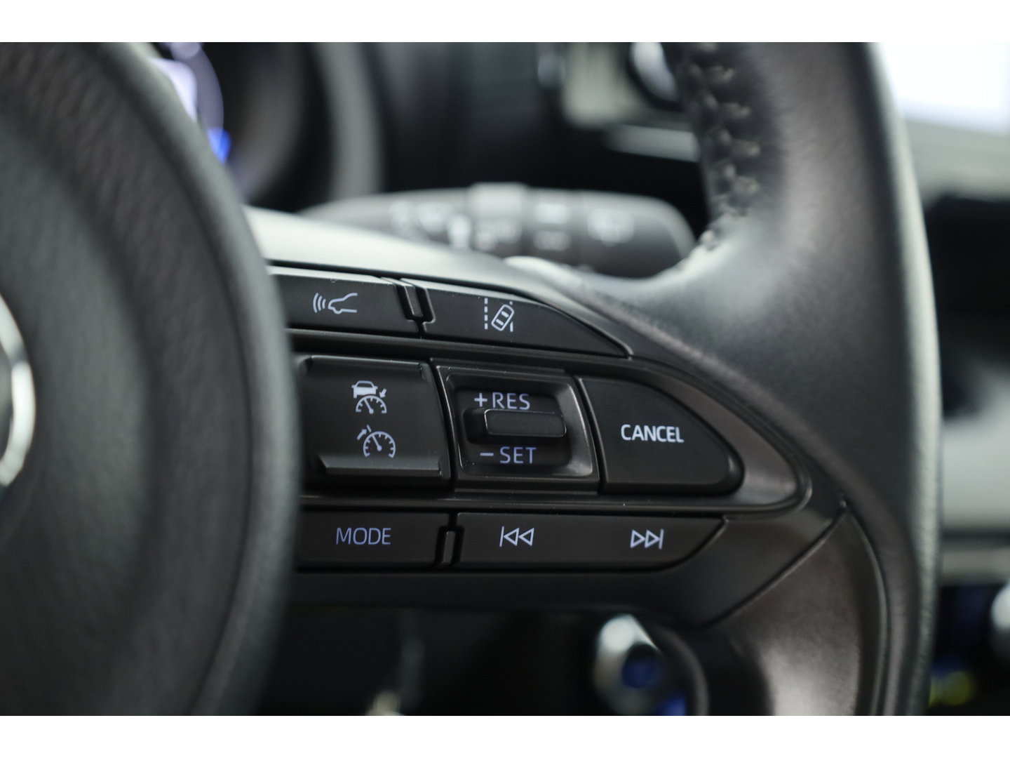 Toyota Yaris 1.5 Hybrid Team D | Apple CarPlay & Android Auto | Achteruitrijcamera | Cruise Control | DAB | Airco | 16"