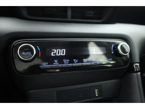 Toyota Yaris 1.5 Hybrid Team D | Apple CarPlay & Android Auto | Achteruitrijcamera | Cruise Control | DAB | Airco | 16"