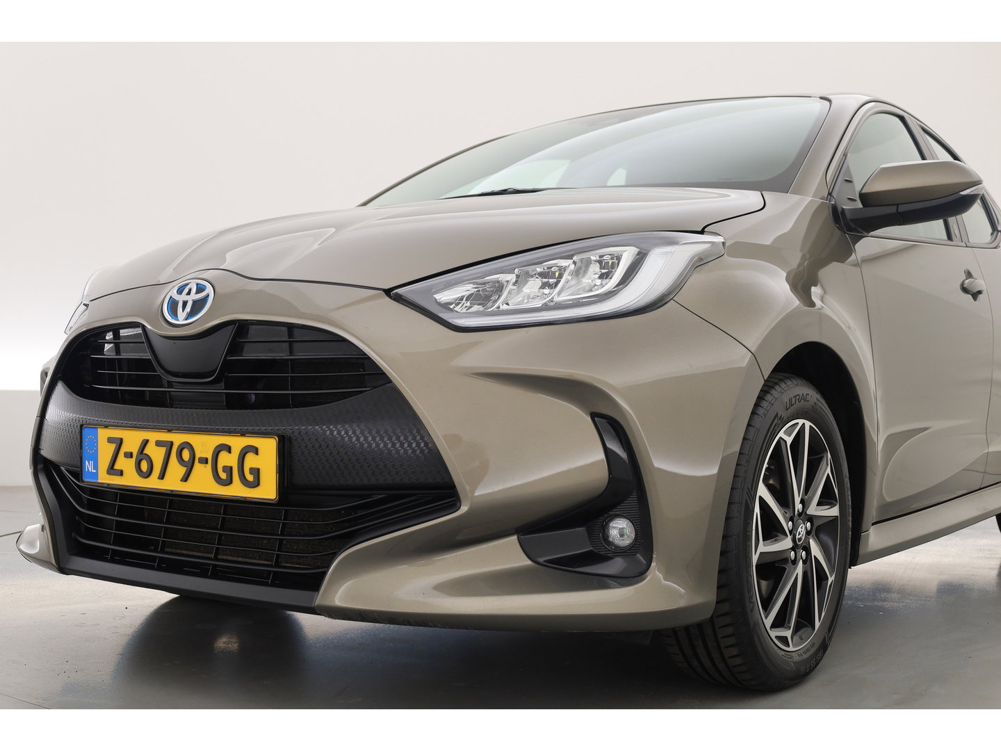 Toyota Yaris 1.5 Hybrid Team D | Apple CarPlay & Android Auto | Achteruitrijcamera | Cruise Control | DAB | Airco | 16"