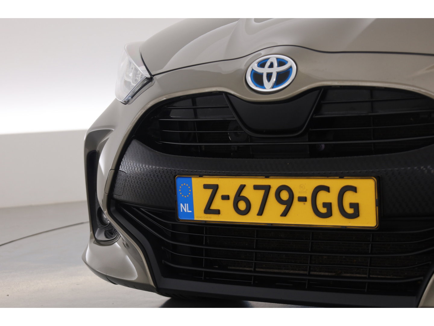 Toyota Yaris 1.5 Hybrid Team D | Apple CarPlay & Android Auto | Achteruitrijcamera | Cruise Control | DAB | Airco | 16"
