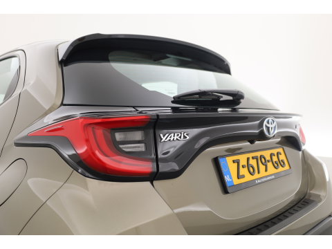 Toyota Yaris 1.5 Hybrid Team D | Apple CarPlay & Android Auto | Achteruitrijcamera | Cruise Control | DAB | Airco | 16"