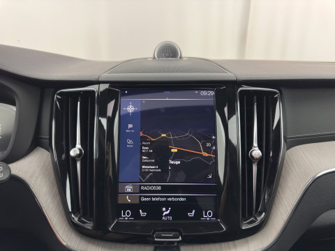 Volvo XC60 2.0 T8 Twin Engine Inscription AWD (Plug-In) *PANO | LEATHER | FULL-LED | BOWERS&WILKINS | MEMORY-PACK | BLINDSPOT | DIGI-COCKPIT | HEATED-COMFORTSEATS | TOPVIEW | NAVI-FULLMAP | ECC | PDC | HEAD-UP |  TOWBAR | 20''ALU *