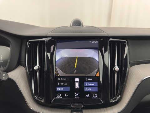 Volvo XC60 2.0 T8 Twin Engine Inscription AWD (Plug-In) *PANO | LEATHER | FULL-LED | BOWERS&WILKINS | MEMORY-PACK | BLINDSPOT | DIGI-COCKPIT | HEATED-COMFORTSEATS | TOPVIEW | NAVI-FULLMAP | ECC | PDC | HEAD-UP |  TOWBAR | 20''ALU *