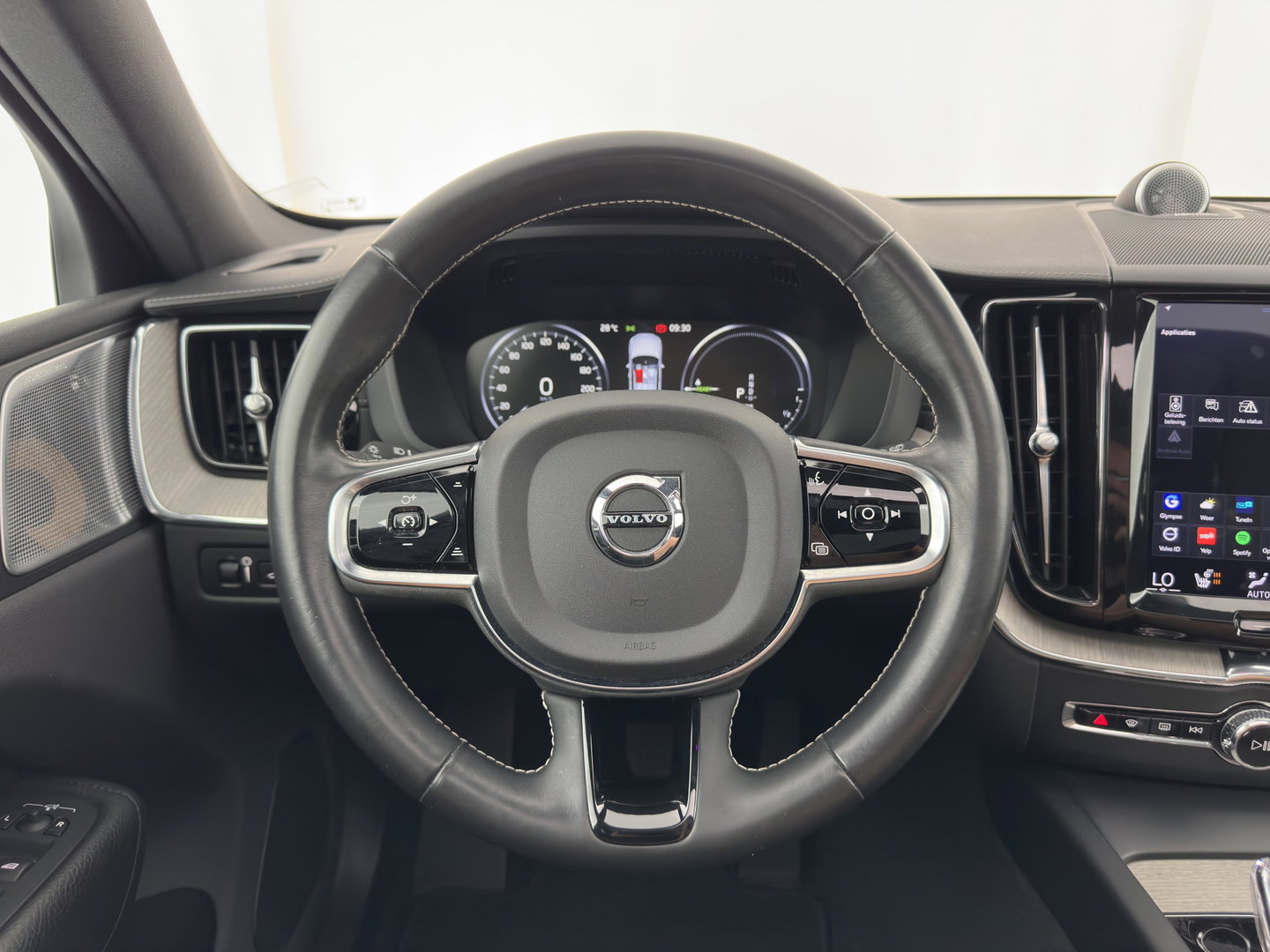 Volvo XC60 2.0 T8 Twin Engine Inscription AWD (Plug-In) *PANO | LEATHER | FULL-LED | BOWERS&WILKINS | MEMORY-PACK | BLINDSPOT | DIGI-COCKPIT | HEATED-COMFORTSEATS | TOPVIEW | NAVI-FULLMAP | ECC | PDC | HEAD-UP |  TOWBAR | 20''ALU *