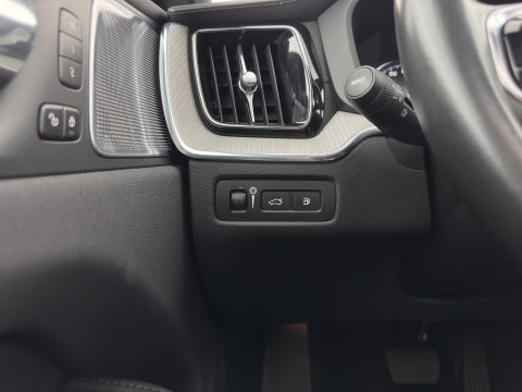 Volvo XC60 2.0 T8 Twin Engine Inscription AWD (Plug-In) *PANO | LEATHER | FULL-LED | BOWERS&WILKINS | MEMORY-PACK | BLINDSPOT | DIGI-COCKPIT | HEATED-COMFORTSEATS | TOPVIEW | NAVI-FULLMAP | ECC | PDC | HEAD-UP |  TOWBAR | 20''ALU *