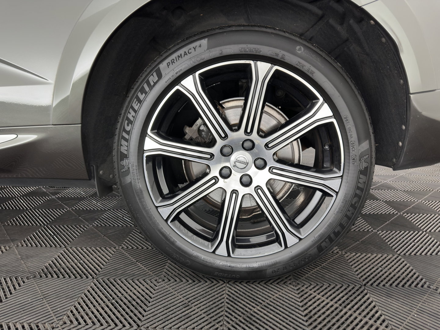 Volvo XC60 2.0 T8 Twin Engine Inscription AWD (Plug-In) *PANO | LEATHER | FULL-LED | BOWERS&WILKINS | MEMORY-PACK | BLINDSPOT | DIGI-COCKPIT | HEATED-COMFORTSEATS | TOPVIEW | NAVI-FULLMAP | ECC | PDC | HEAD-UP |  TOWBAR | 20''ALU *