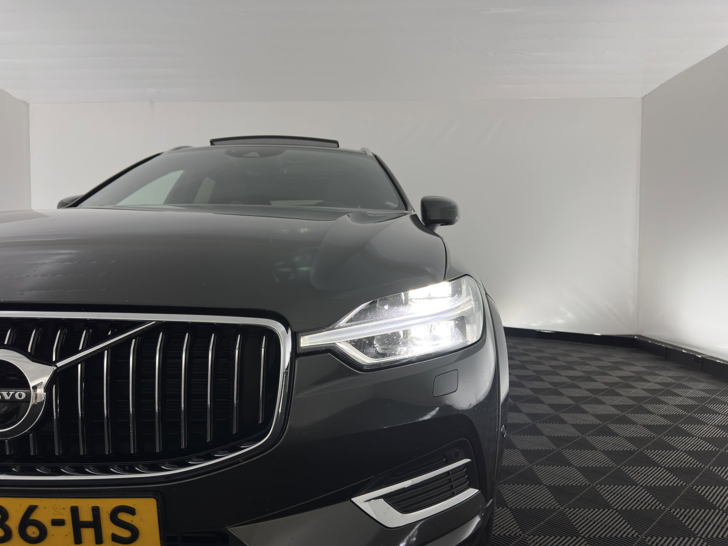 Volvo XC60 2.0 T8 Twin Engine Inscription AWD (Plug-In) *PANO | LEATHER | FULL-LED | BOWERS&WILKINS | MEMORY-PACK | BLINDSPOT | DIGI-COCKPIT | HEATED-COMFORTSEATS | TOPVIEW | NAVI-FULLMAP | ECC | PDC | HEAD-UP |  TOWBAR | 20''ALU *