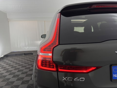 Volvo XC60 2.0 T8 Twin Engine Inscription AWD (Plug-In) *PANO | LEATHER | FULL-LED | BOWERS&WILKINS | MEMORY-PACK | BLINDSPOT | DIGI-COCKPIT | HEATED-COMFORTSEATS | TOPVIEW | NAVI-FULLMAP | ECC | PDC | HEAD-UP |  TOWBAR | 20''ALU *