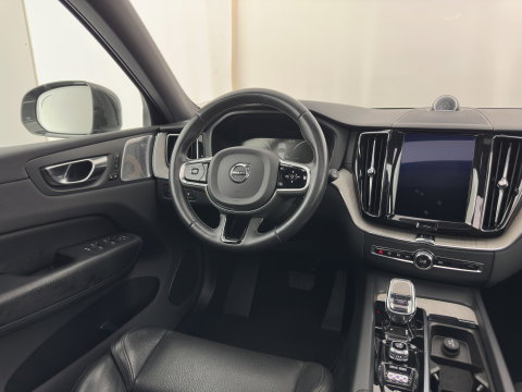 Volvo XC60 2.0 T8 Twin Engine Inscription AWD (Plug-In) *PANO | LEATHER | FULL-LED | BOWERS&WILKINS | MEMORY-PACK | BLINDSPOT | DIGI-COCKPIT | HEATED-COMFORTSEATS | TOPVIEW | NAVI-FULLMAP | ECC | PDC | HEAD-UP |  TOWBAR | 20''ALU *