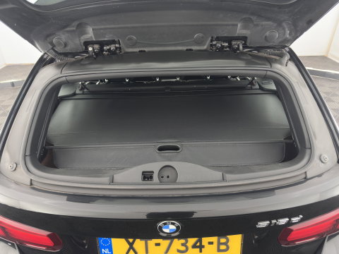 BMW 3 Serie Touring 318d M-Sport Edition Aut. *LEATHER | FULL-LED | HEATED-SPORTSEATS | CAMERA | DIGI-COCKPIT | HIFI-SOUND | NAVI-FULLMAP | ECC | PDC | CRUISE | KEYLESS |  TOWBAR | 17''ALU*
