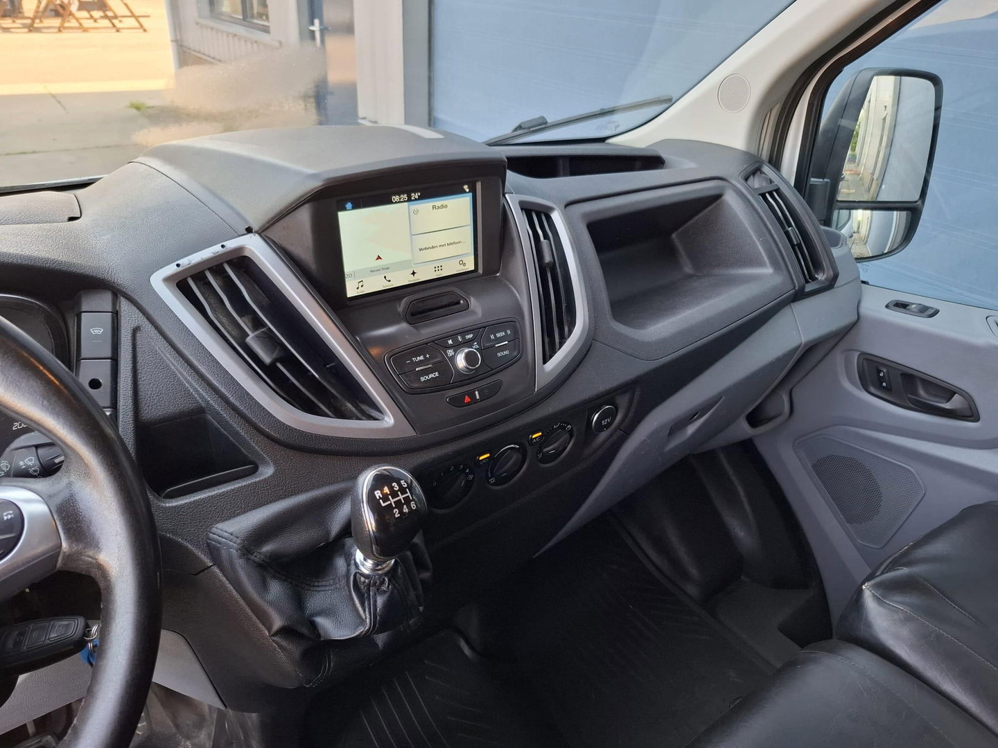 Ford Transit 330 2.0 TDCI L2H2 Trend AIRCO / CRUISE CONTROLE / NAVI / TREKHAAK /  EURO 6