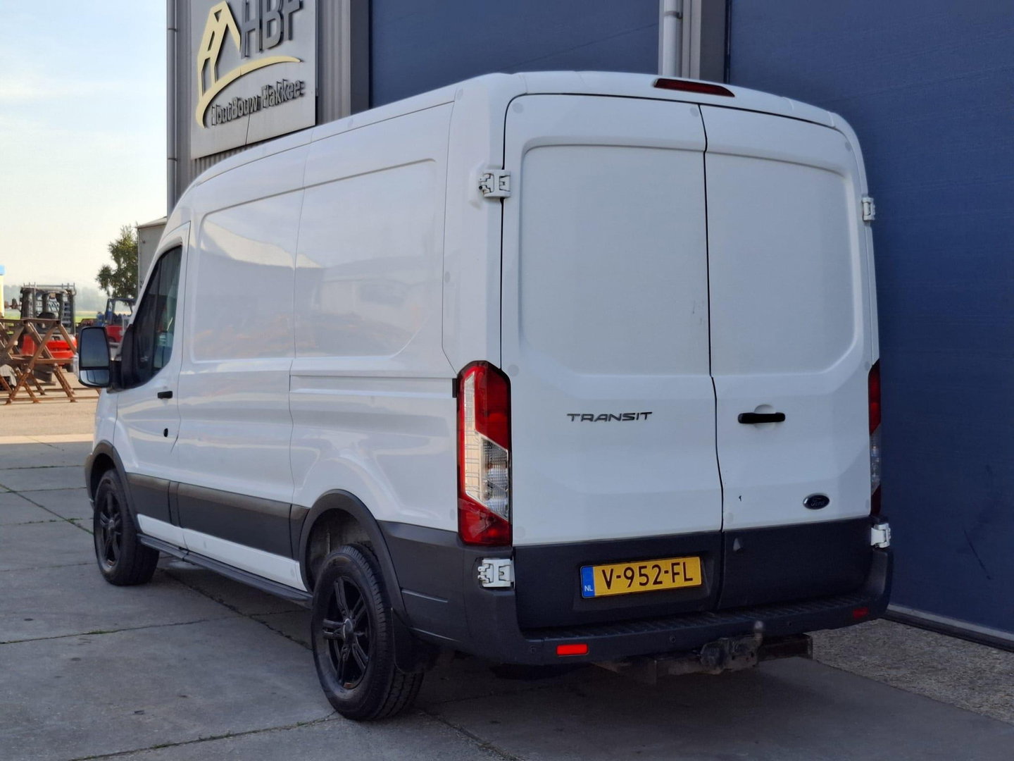 Ford Transit 330 2.0 TDCI L2H2 Trend AIRCO / CRUISE CONTROLE / NAVI / TREKHAAK /  EURO 6