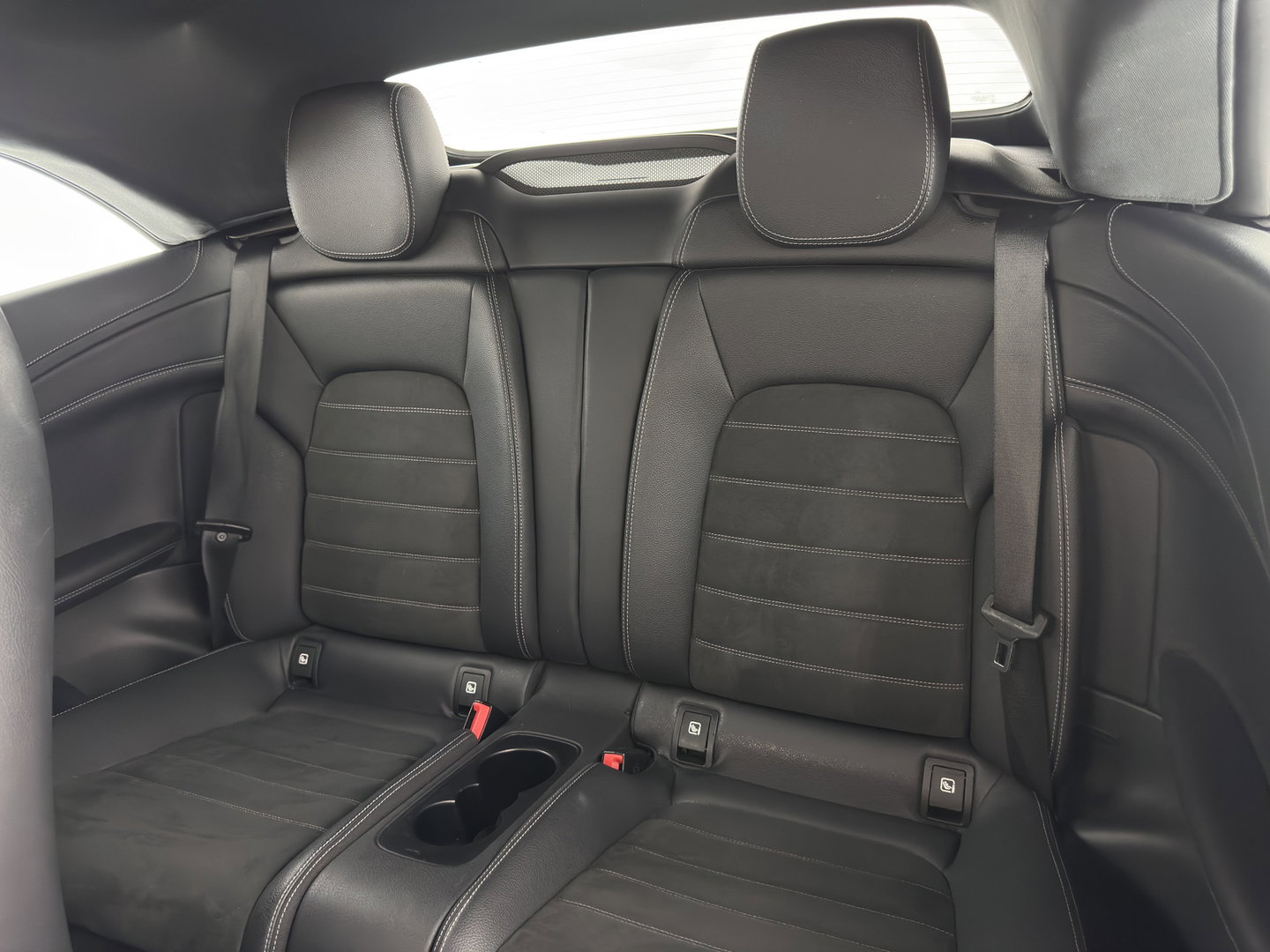 Mercedes-Benz C-Klasse Cabrio 200 AMG Line (INCL-BTW) Aut. *LEATHER-MICROFIBRE | FULL-LED | HEATED-SPORTSEATS | KEYLESS | AIRSCARF | NAVI-FULLMAP | DAB | CAMERA | AMBIENTLIGHT | AIRCAP | ECC | PDC | CRUISE | DRAFT-STOP | 18''ALU