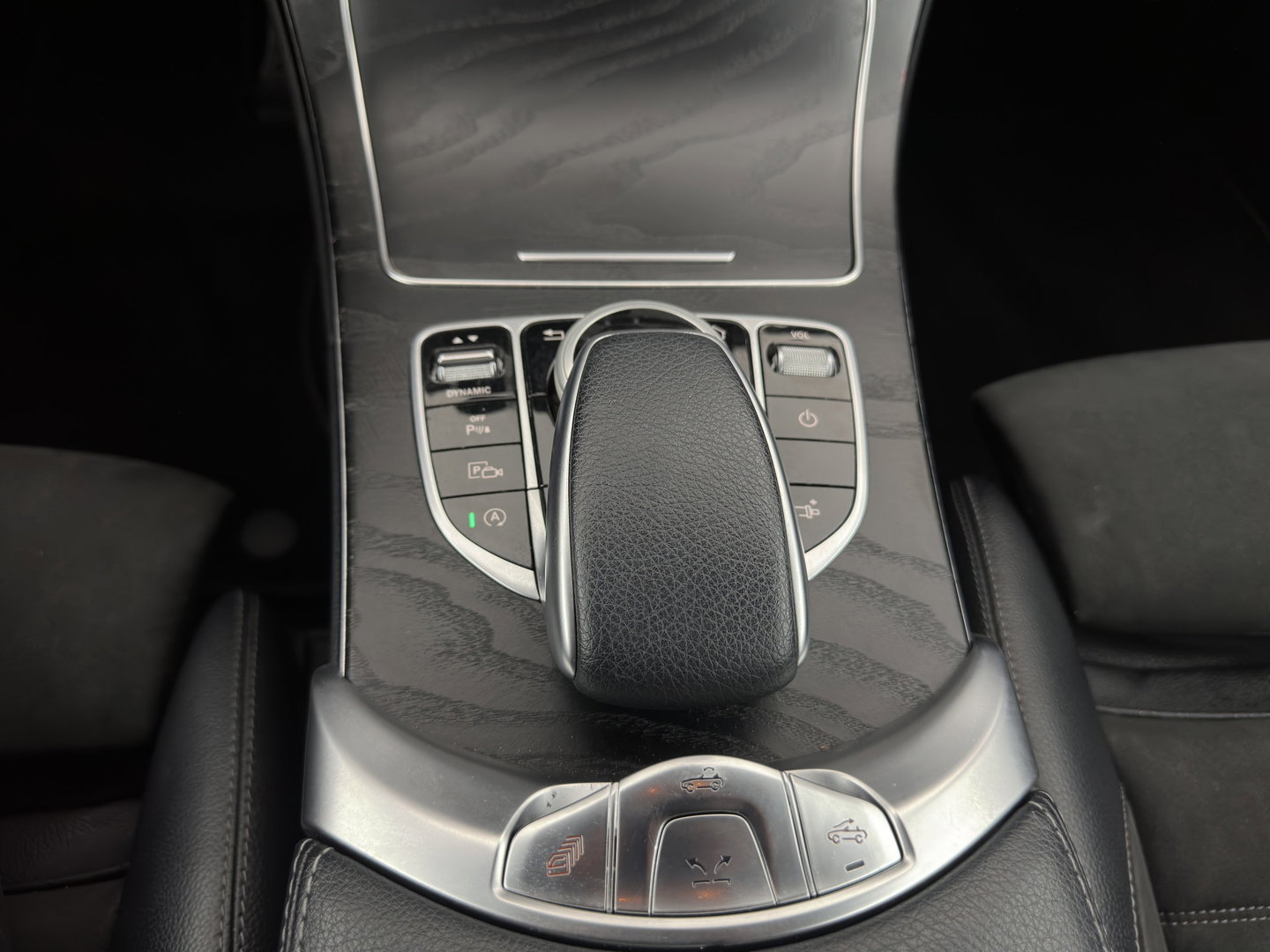Mercedes-Benz C-Klasse Cabrio 200 AMG Line (INCL-BTW) Aut. *LEATHER-MICROFIBRE | FULL-LED | HEATED-SPORTSEATS | KEYLESS | AIRSCARF | NAVI-FULLMAP | DAB | CAMERA | AMBIENTLIGHT | AIRCAP | ECC | PDC | CRUISE | DRAFT-STOP | 18''ALU