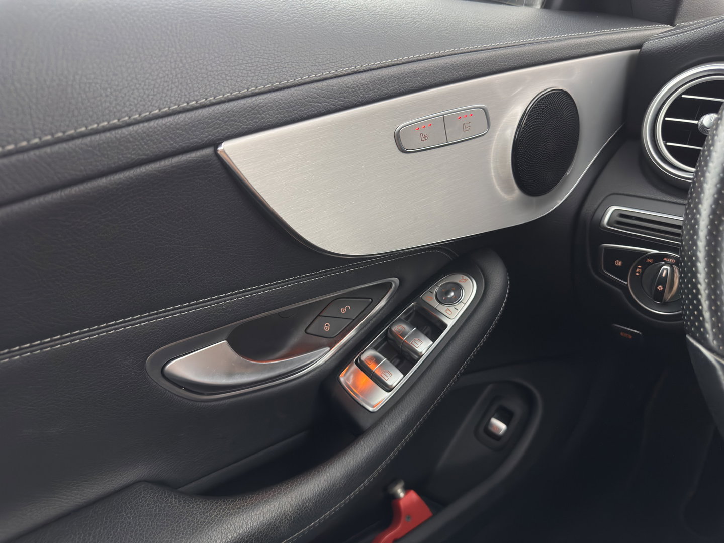 Mercedes-Benz C-Klasse Cabrio 200 AMG Line (INCL-BTW) Aut. *LEATHER-MICROFIBRE | FULL-LED | HEATED-SPORTSEATS | KEYLESS | AIRSCARF | NAVI-FULLMAP | DAB | CAMERA | AMBIENTLIGHT | AIRCAP | ECC | PDC | CRUISE | DRAFT-STOP | 18''ALU