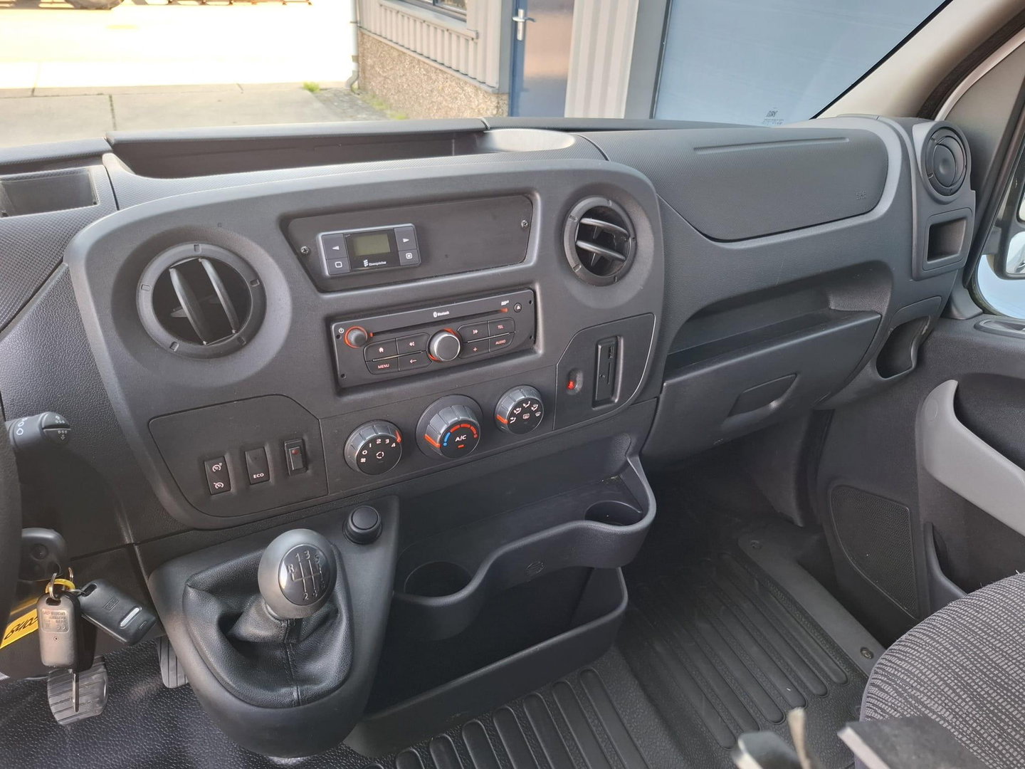 Renault Master T35 2.3 dCi L2H2 AIRCO / CRUISE CONTROLE / IMPERIAL / TREKHAAK / EURO 6