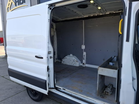 Ford Transit 330 2.0 TDCI L2H2 Trend AIRCO / CRUISE CONTROLE / NAVI / TREKHAAK /  EURO 6
