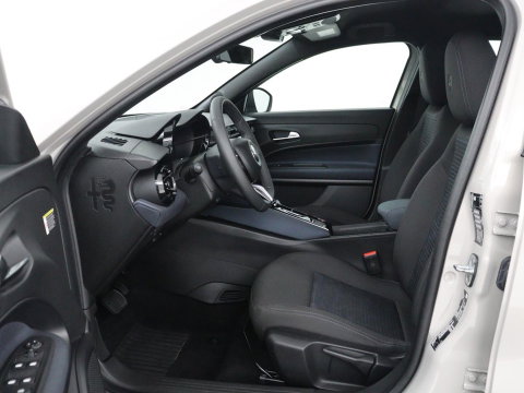 Alfa Romeo Junior Elettrica 54 kWh