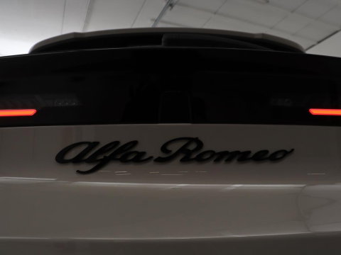 Alfa Romeo Junior Elettrica 54 kWh